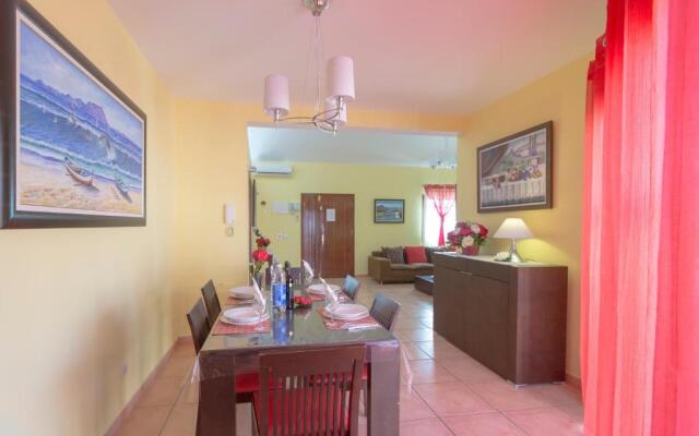 Villa Bella Lucia 1. Piscina Climatizada, WiFi, BBQ.