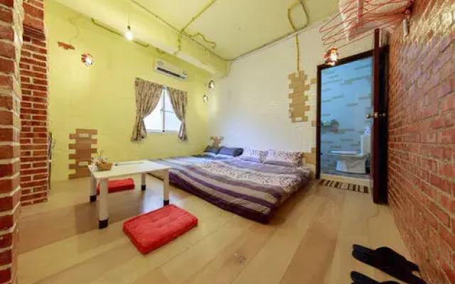 Roaming Ancient Bed and Breakfast