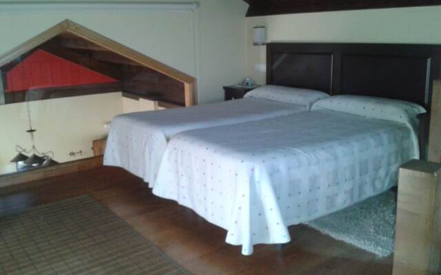 Apartamentos Rurales Romallande