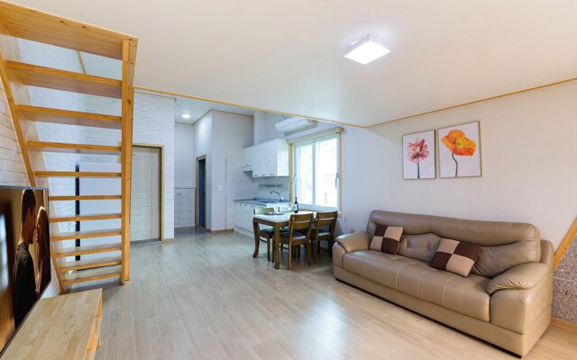 Yeosu Gold Light Pension