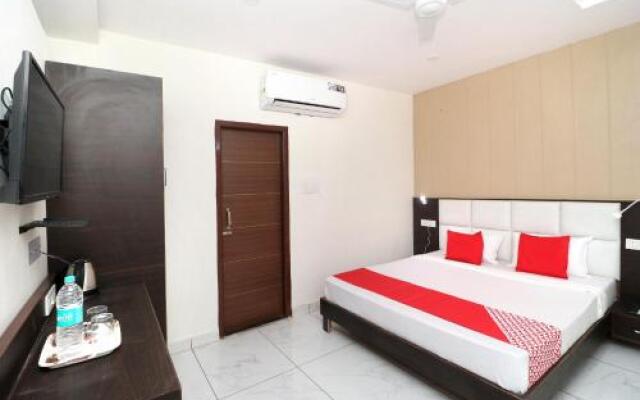 OYO 29265 Hotel Gold