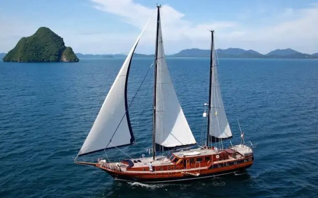 Sailing Yacht CC2415