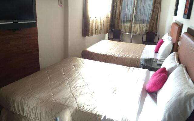 Funzy Hotel