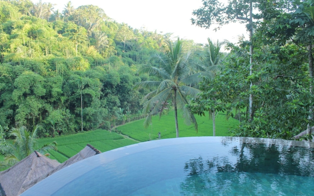 Tirta Loka Suite