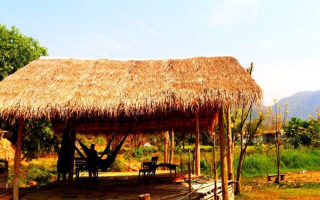 Giant House Riverside