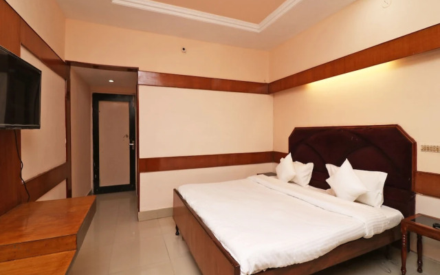SPOT ON 37002 Hotel Natraj