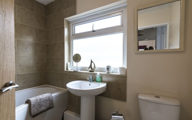 Meadow View - 3 Bedroom Holiday Home