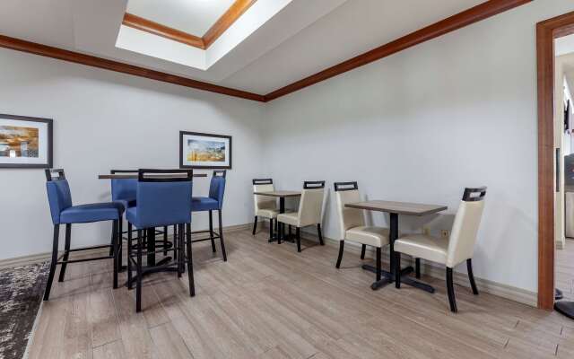 Best Western Plus Sparta Trail Lodge