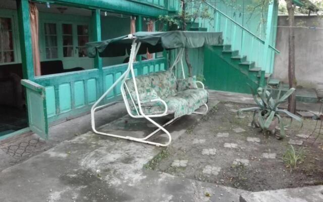 Dacha 32