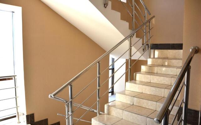 Ujutnaja 2-komnatnaja kvartira v tsentre g. Almaty