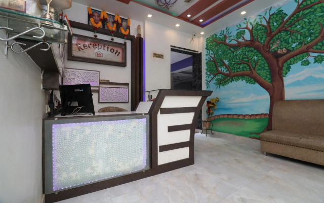 OYO 18682 Hotel Roshan