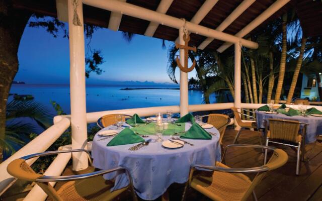 Windjammer Landing Resort and Residences