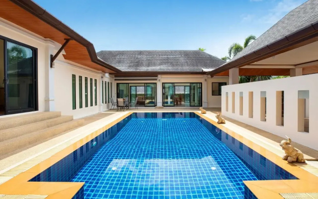 Balinese-Style 3BR Pool Villa Tina