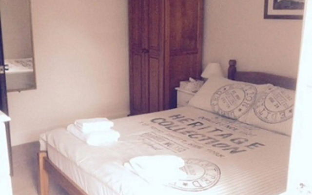Pine Lodge Guest House