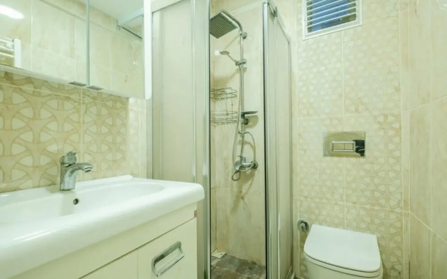 Central Flat With Balcony 700 m to Taksim Square