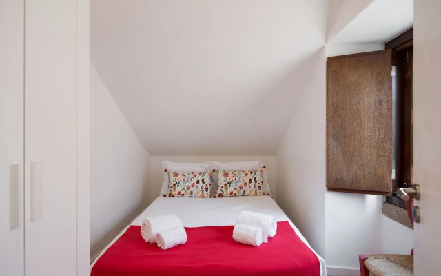 Alecrim 4 · Bright Tailor Made in the Heart of Lisbon