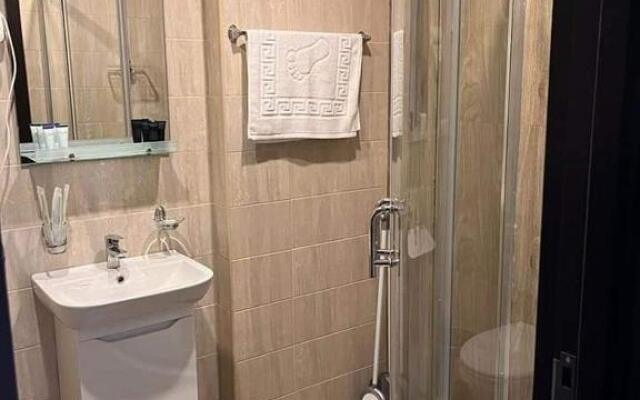 1 bedroom flat with free parking