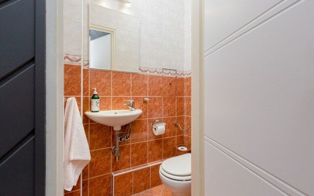 Apartment Near the Airport by Renters