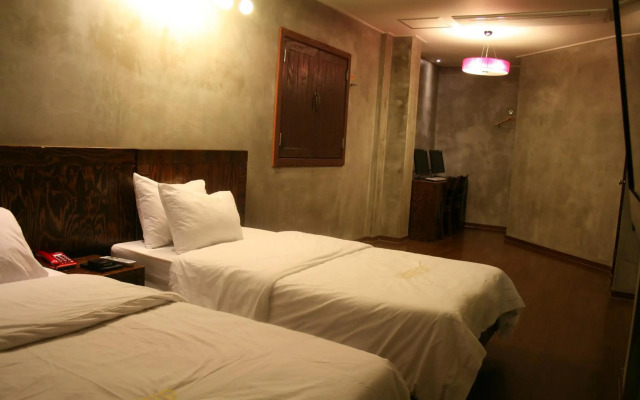Zip Hotel