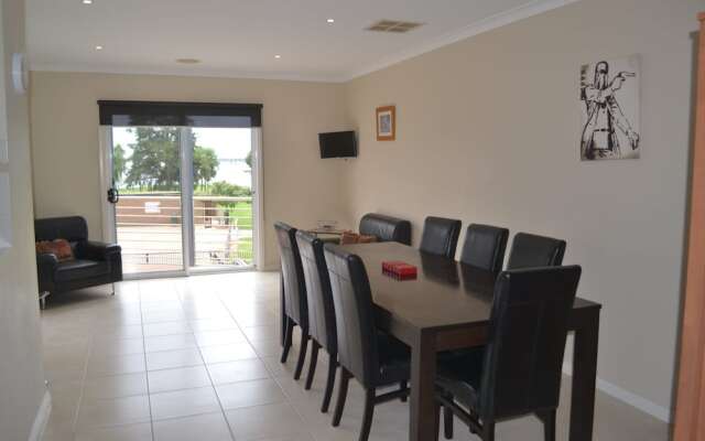 Waterview - 2 Doc Crt