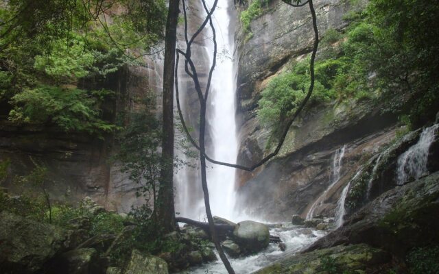 Meemure isabulana resort - Hostel