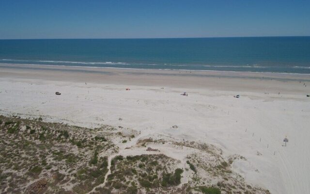 Island House F116 2 Bedroom Condo by RedAwning