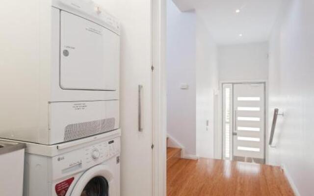 7 Judith Street - Stunning duplex with ducted air