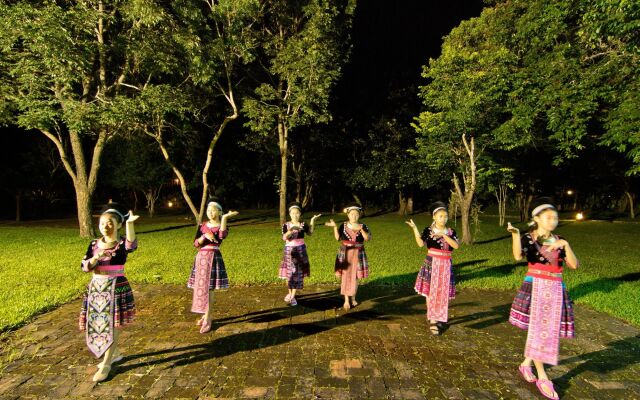 Hmong Hilltribe Lodge