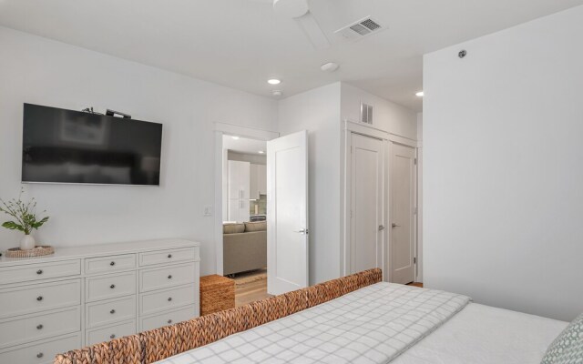 Palm Walk at Sunflower Beach