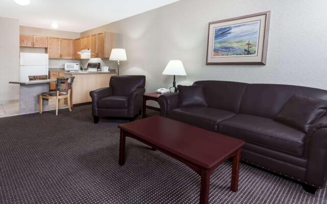 Stony Plain Inn and Suites