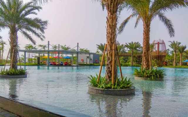 Best Price Studio Apartment at Gold Coast By Travelio