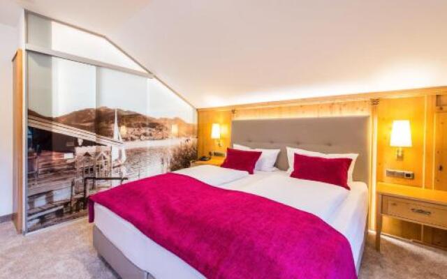 SL Hotel