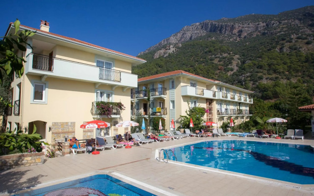Mavruka Hotel