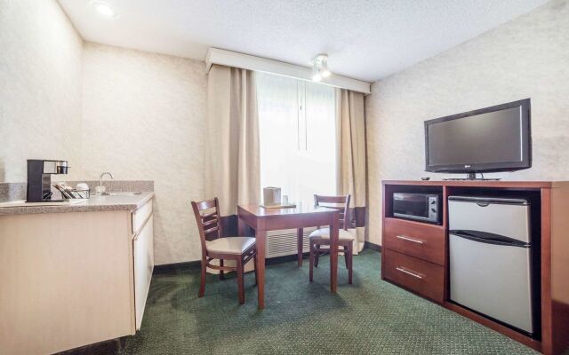 Yellowstone River Inn & Suites
