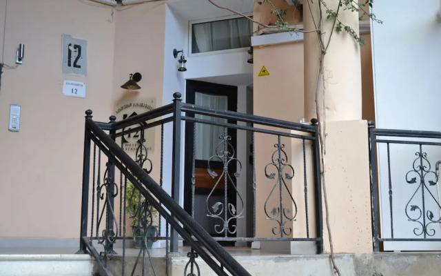 Hotel Baratashvili 12