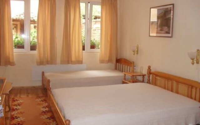 Guest House Stela