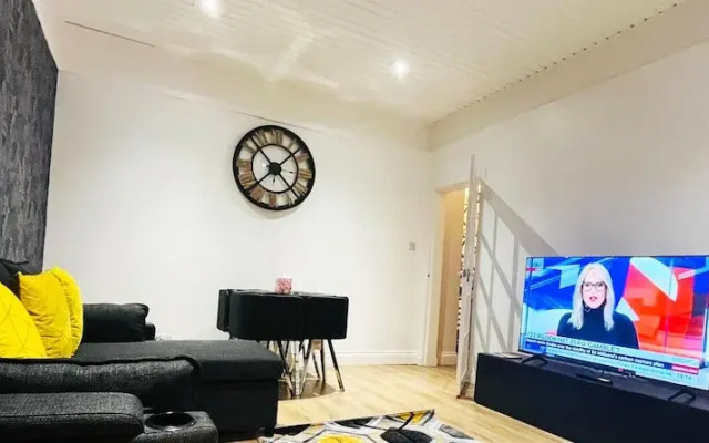 Luxury Entire Holiday Apartment - Self Checkin & Checkout