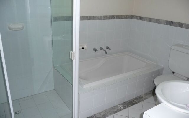 City Escape 2BD in Adelaides East End 2