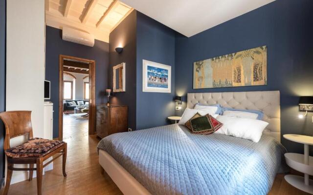 HEART OF FLORENCE Pitti 2 Bed-Apartment! hosted by Sweetstay