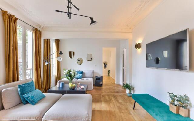 99 - Urban Fabulous 6 Bedrooms