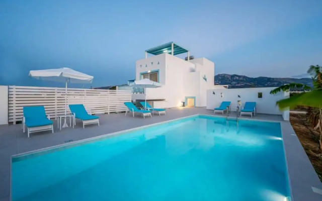 Xenos Villa 6 With a Private Pool Near the sea