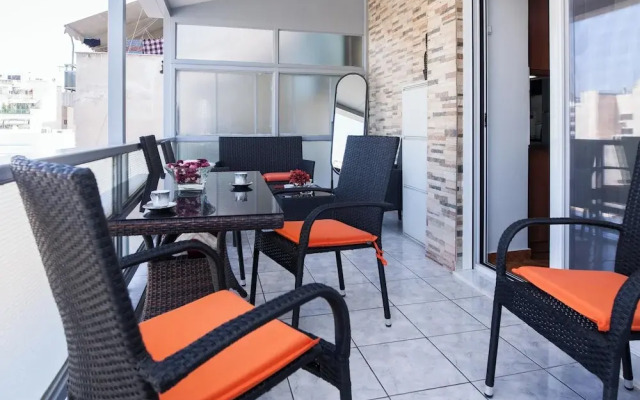 Central 2Bd Apt w Balcony by Monastiraki