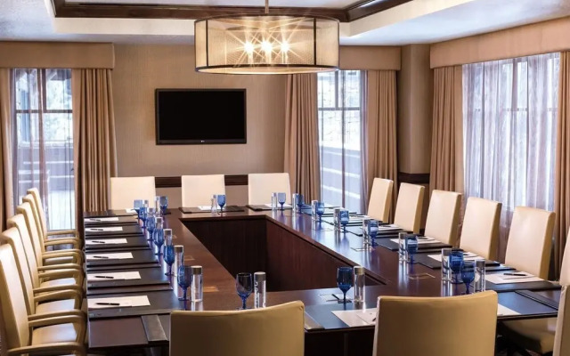 Bachelor Gulch Ritz-carlton 2 Bedroom Mountain Residence With Ski in, Ski out Access, Hot Tub, and Full Service Spa