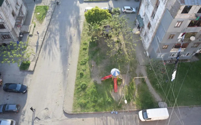 Leonidze Street 8, F.38