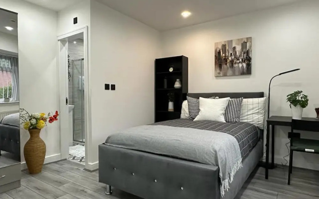 Stunning 4-bed House in Birmingham