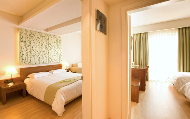 Pharae Palace Hotel