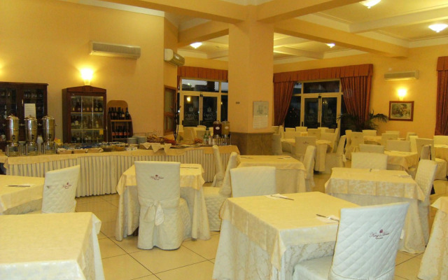 King's House Hotel Resort