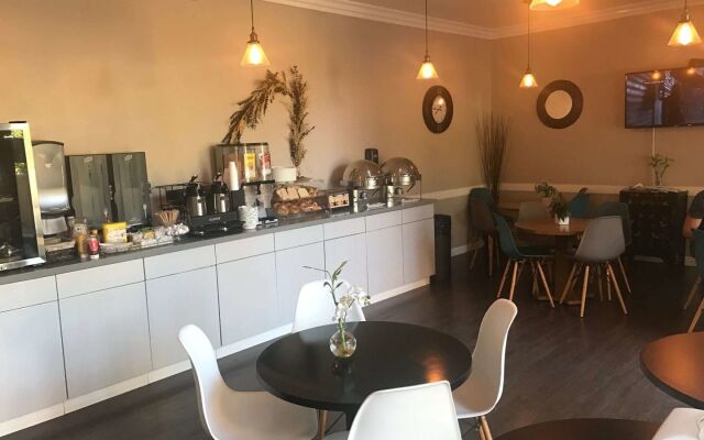 GreenTree Inn & Suites Alhambra