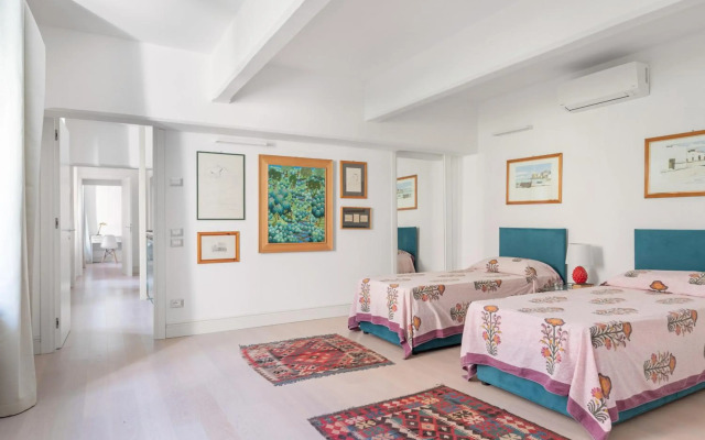 Valverde Art Space Loft by DomuSicily