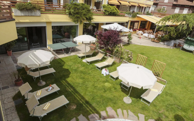 Dominik Alpine City Wellness Hotel